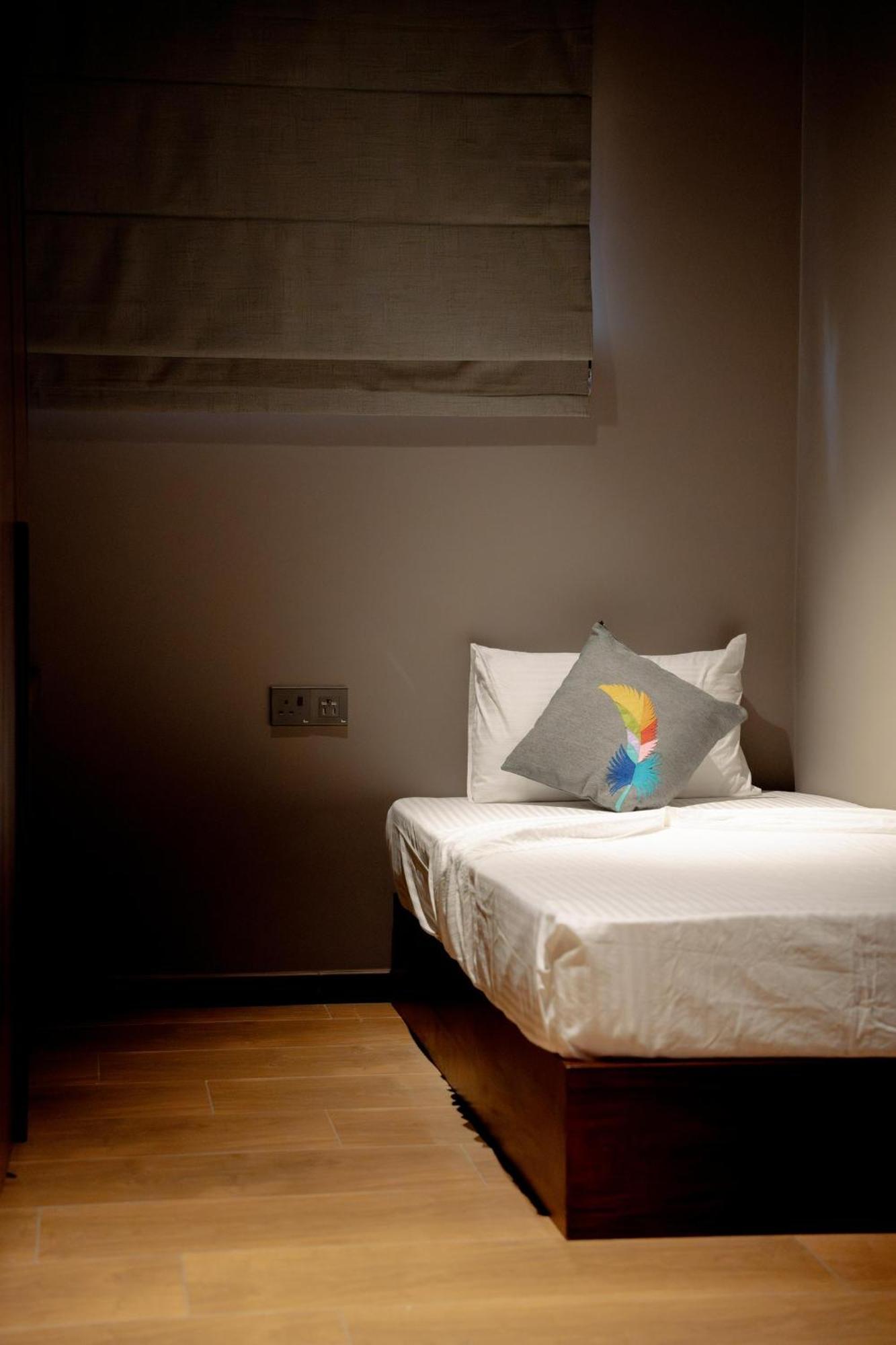 Bohemian Nest Hotel Негомбо Екстериор снимка
