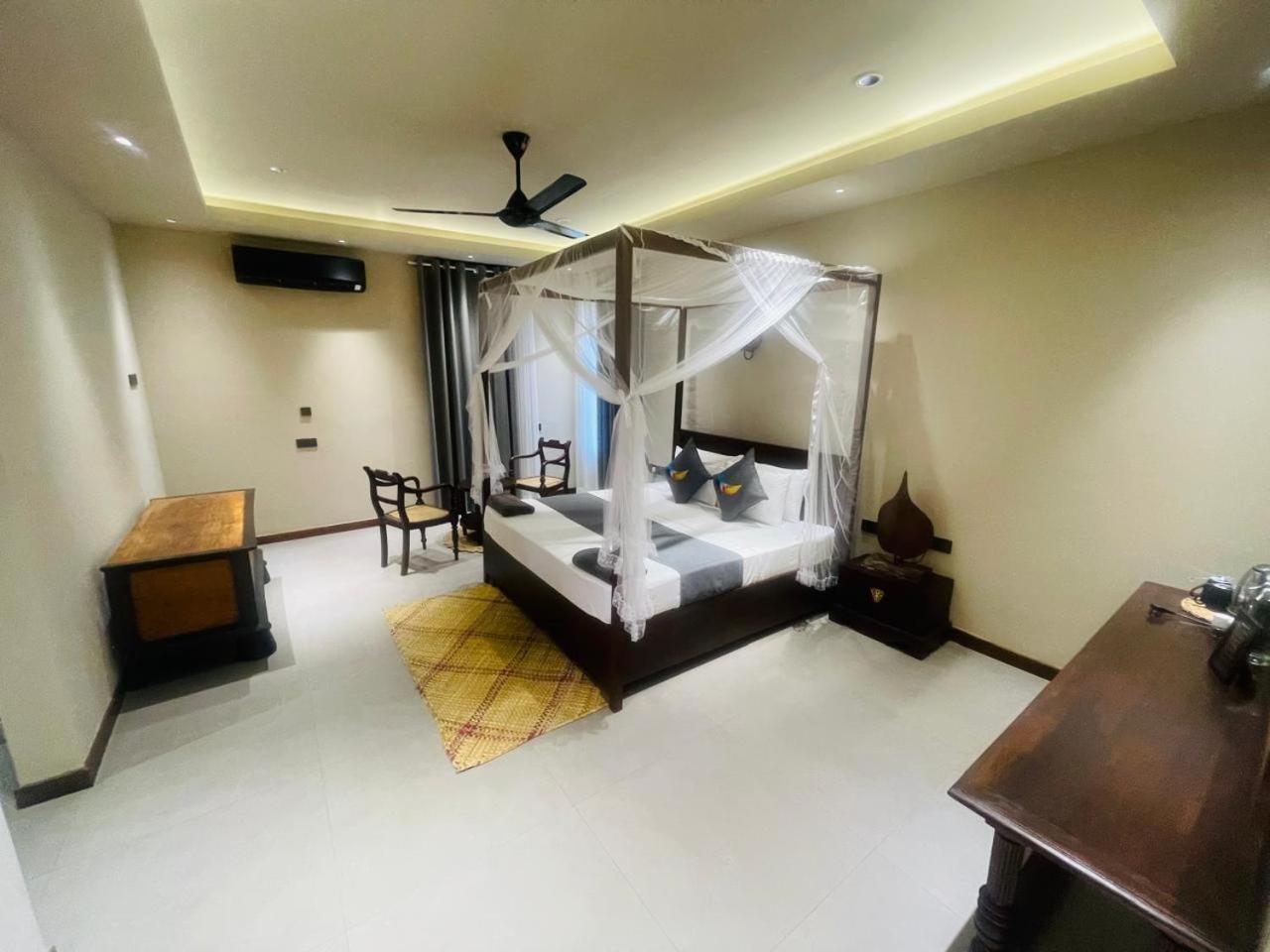 Bohemian Nest Hotel Негомбо Екстериор снимка