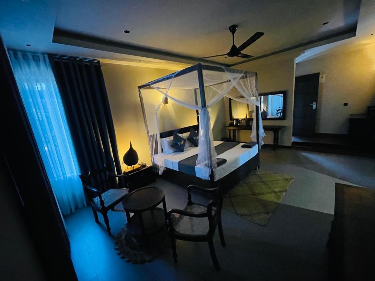 Bohemian Nest Hotel Негомбо Екстериор снимка