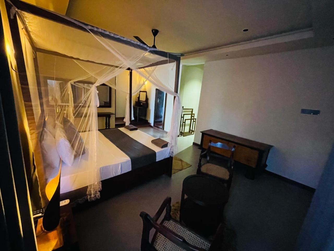 Bohemian Nest Hotel Негомбо Екстериор снимка