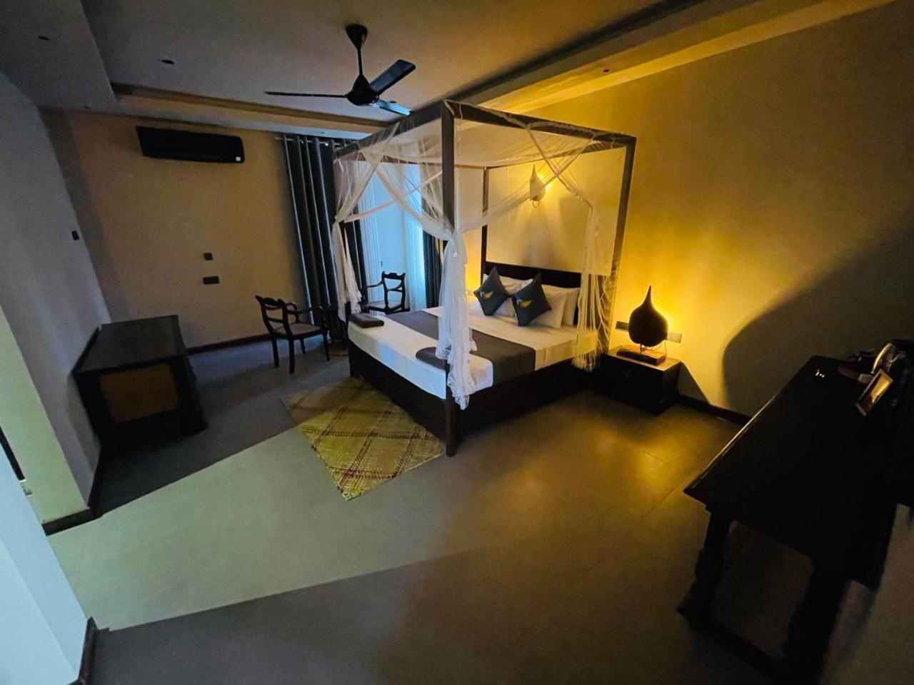 Bohemian Nest Hotel Негомбо Екстериор снимка